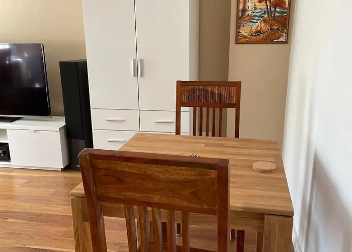 Modern And Cozy In Good Location 公寓